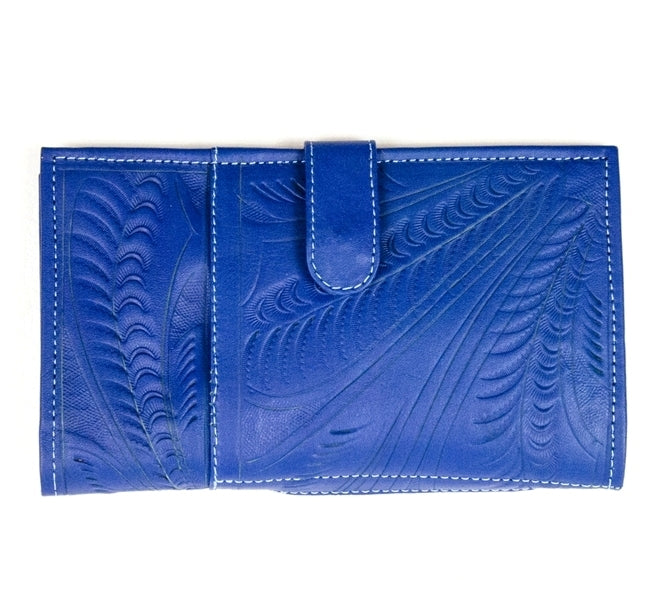 Leaders in Leather Indigo Wallet Magnetic Closure